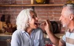 家中老年人慢性肾盂肾炎，这五种饮食禁忌可一定要知道！